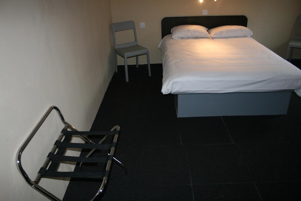 Hotel Les 4 Vallees Albertville Zimmer foto