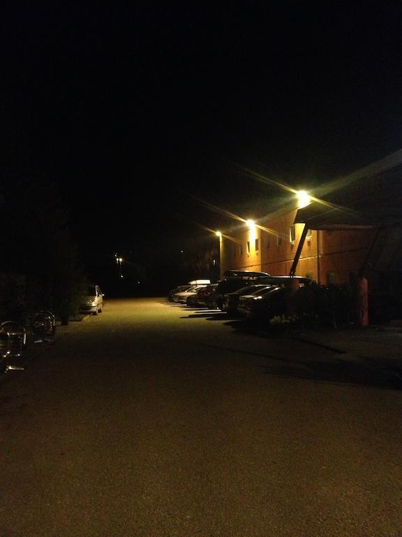 Hotel Les 4 Vallees Albertville Exterior foto